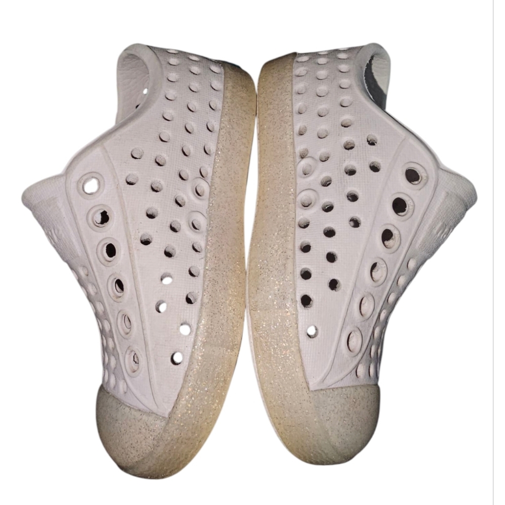 Native Shoes - Picture 2 of 7
